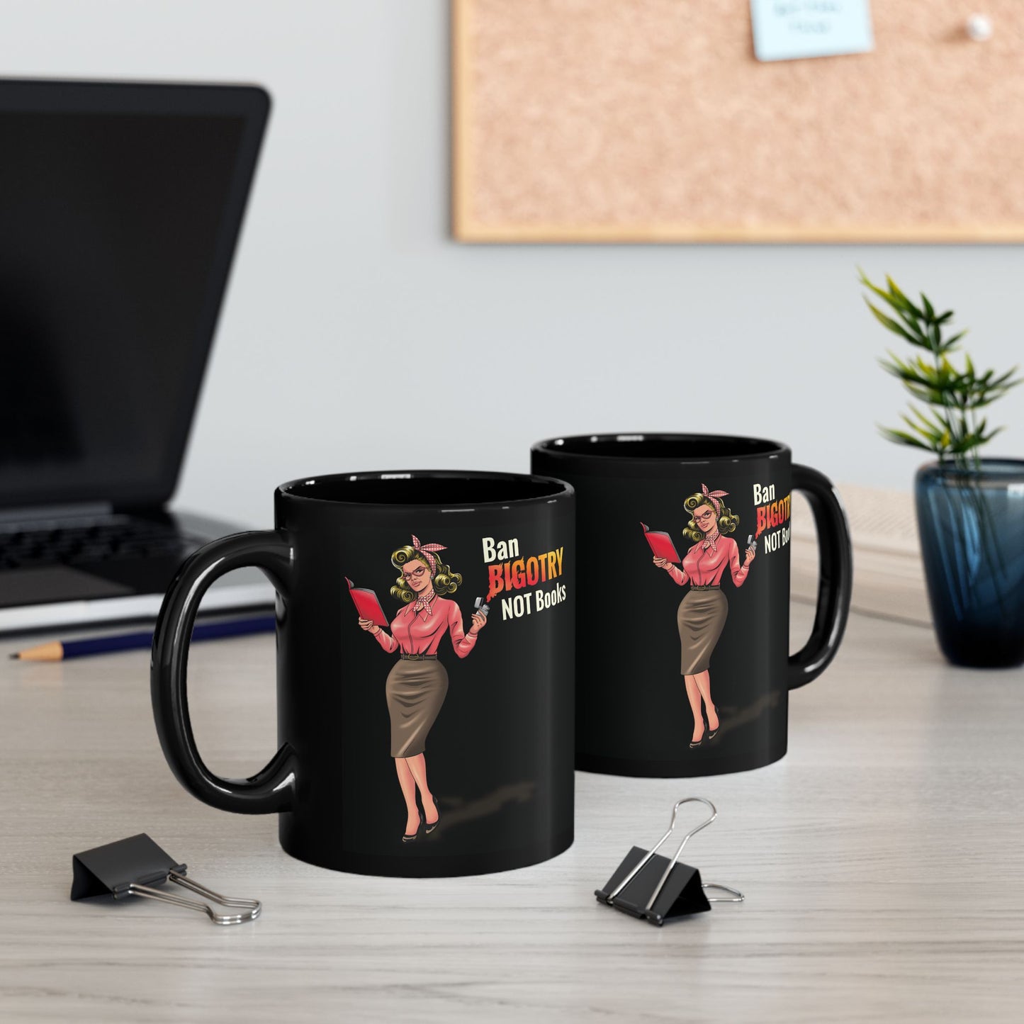 Mug - Ban Bigotry not books Vintage design - Black (11oz, 15oz)