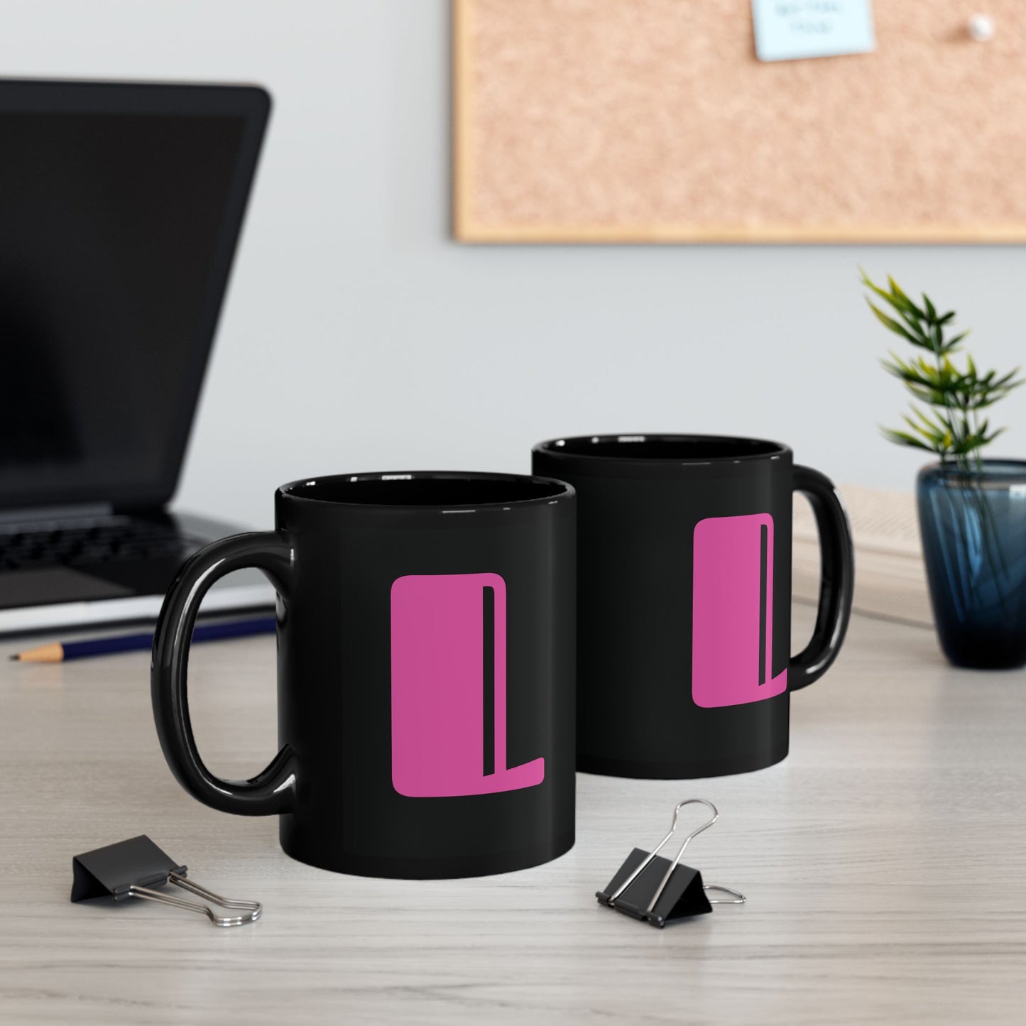 Mug Hot Pink Initial Black "L"
